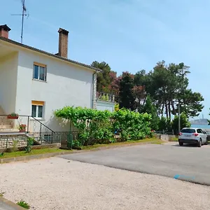 https://apartment-nina-rovinj-52210.in-istria.net
